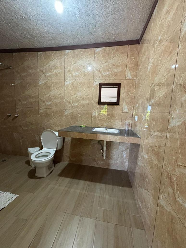 Hotel Coco Beach マヌエル・アントニオ エクステリア 写真